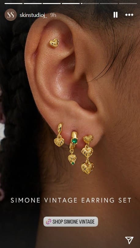 Example of an interactive Instagram Story ad featuring a jewelry product.